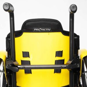 Guscio dello schienale e maniglie di spinta reclinate