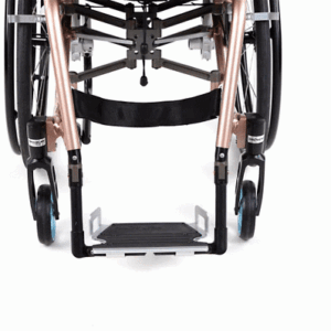 Staffa per i piedi ribaltabile all'indietro con meccanismo di innesto a molla