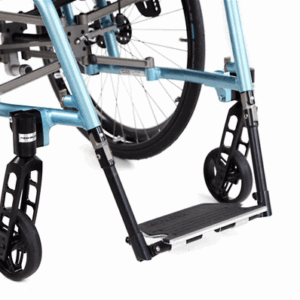 Poggiapiedi ribaltabile all'indietro con meccanismo di innesto a molla