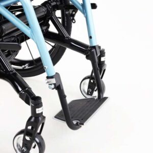 Poggiapiedi ripiegabile sul retro in posizione standard