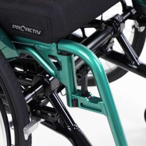 Poggiapiedi con stelo del telaio estraibile