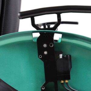 Protezione per i vestiti e maniglia di sblocco per il meccanismo di sollevamento