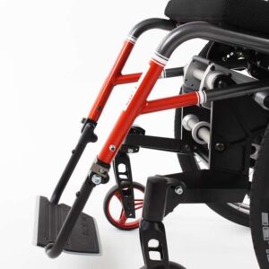 Poggiapiedi ribaltabile all'indietro (posizione attiva)