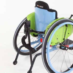 Maniglia di spinta centrale ripiegata e abbassata