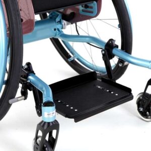 Poggiapiedi con ampio intervallo di regolazione e di posizionamento