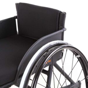 Parte laterale con staffa tubolare saldata