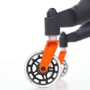 La ruota supporto antiribaltamento può essere scelta avvitata fissa o rimovibile tramite asse flottante