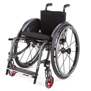 SPEEDY 4teen con schienale regolabile nell'inclinazione in 7 posizioni e maniglie di spinta di sicurezza arretrate