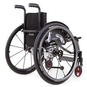 SPEEDY 4teen con schienale regolabile nell'inclinazione in 7 posizioni e maniglie di spinta di sicurezza arretrate