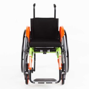 SPEEDY 4teen con schienale regolabile nell'inclinazione in 7 posizioni e maniglie di spinta di sicurezza arretrate