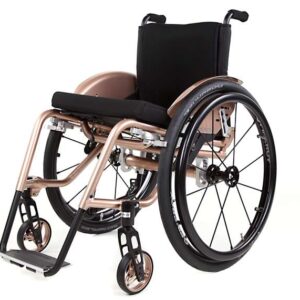 SPEEDY 4you Ergo con schienale adattabile (sistema di cinghie) e freno di stazionamento integrale così come lieve incasso del telaio