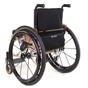 SPEEDY 4you Ergo con schienale adattabile (sistema di cinghie) e freno di stazionamento integrale così come lieve incasso del telaio