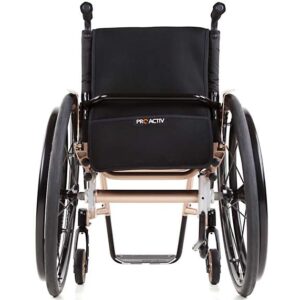 SPEEDY 4you Ergo con schienale adattabile (sistema di cinghie) e freno di stazionamento integrale così come lieve incasso del telaio