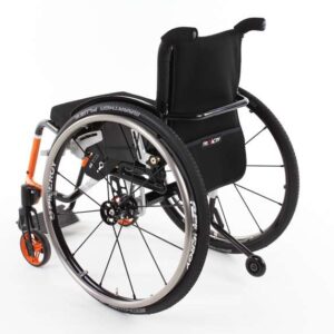 SPEEDY 4you Ergo con schienale adattabile (sistema di cinghie) e freno di stazionamento integrale così come pronunciato incasso del telaio