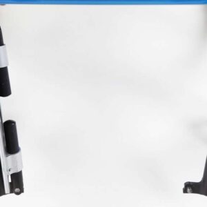 Poggiapiedi ribaltabile in alto da un solo lato