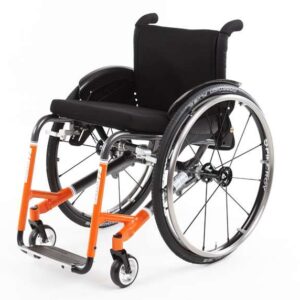 SPEEDY F2 con schienale regolabile nell'inclinazione in 7 posizioni e freno di stazionamento integrale