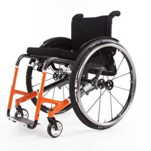 SPEEDY F2 con schienale regolabile nell'inclinazione in 7 posizioni e freno di stazionamento integrale