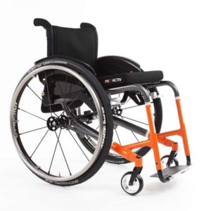 SPEEDY F2 con schienale regolabile nell'inclinazione in 7 posizioni e freno di stazionamento integrale