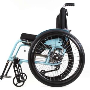 TRAVELER con schienale regolabile nell'inclinazione in 7 posizioni e ribaltabile e maniglie di spinta di sicurezza regolabili in altezza