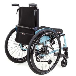 TRAVELER con schienale regolabile nell'inclinazione in 7 posizioni e ribaltabile e maniglie di spinta di sicurezza regolabili in altezza