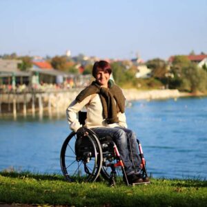 TRAVELER 4all Ergo con schienale regolabile nell'inclinazione in 7 posizioni e ribaltabile